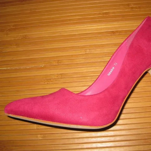 Akira Fuchsia Pink Newbie Faux Suede Pumps Size 7.5 NIB Pointed Toe Stiletto - Picture 6 of 6